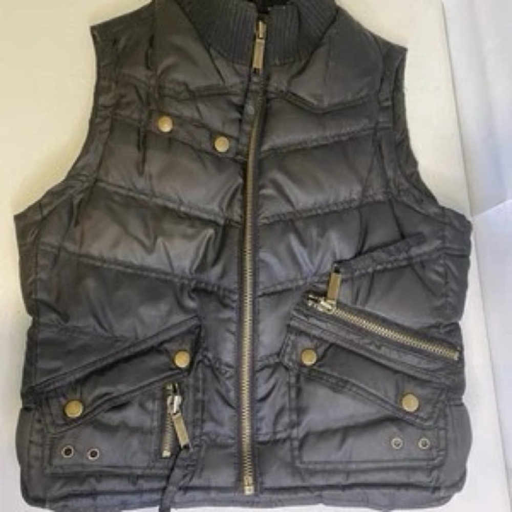 No Boundaries Black Puffer Vest Small. Used.